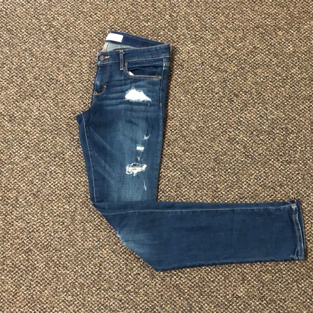 Abercrombie & Fitch Ripped Skinny Jeans